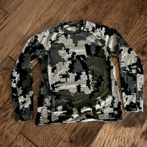 KUIU long sleeve camo shirt
